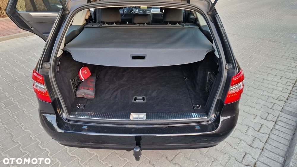 Mercedes-Benz Klasa E 200 CDI BlueEff - 17