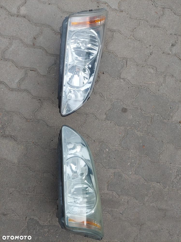 Reflektor prawy lewy Ford Focus MK2 - 1