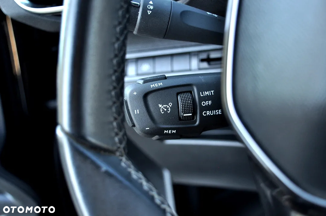 Peugeot 3008 PureTech 130 Stop & Start GPF Allure - 25