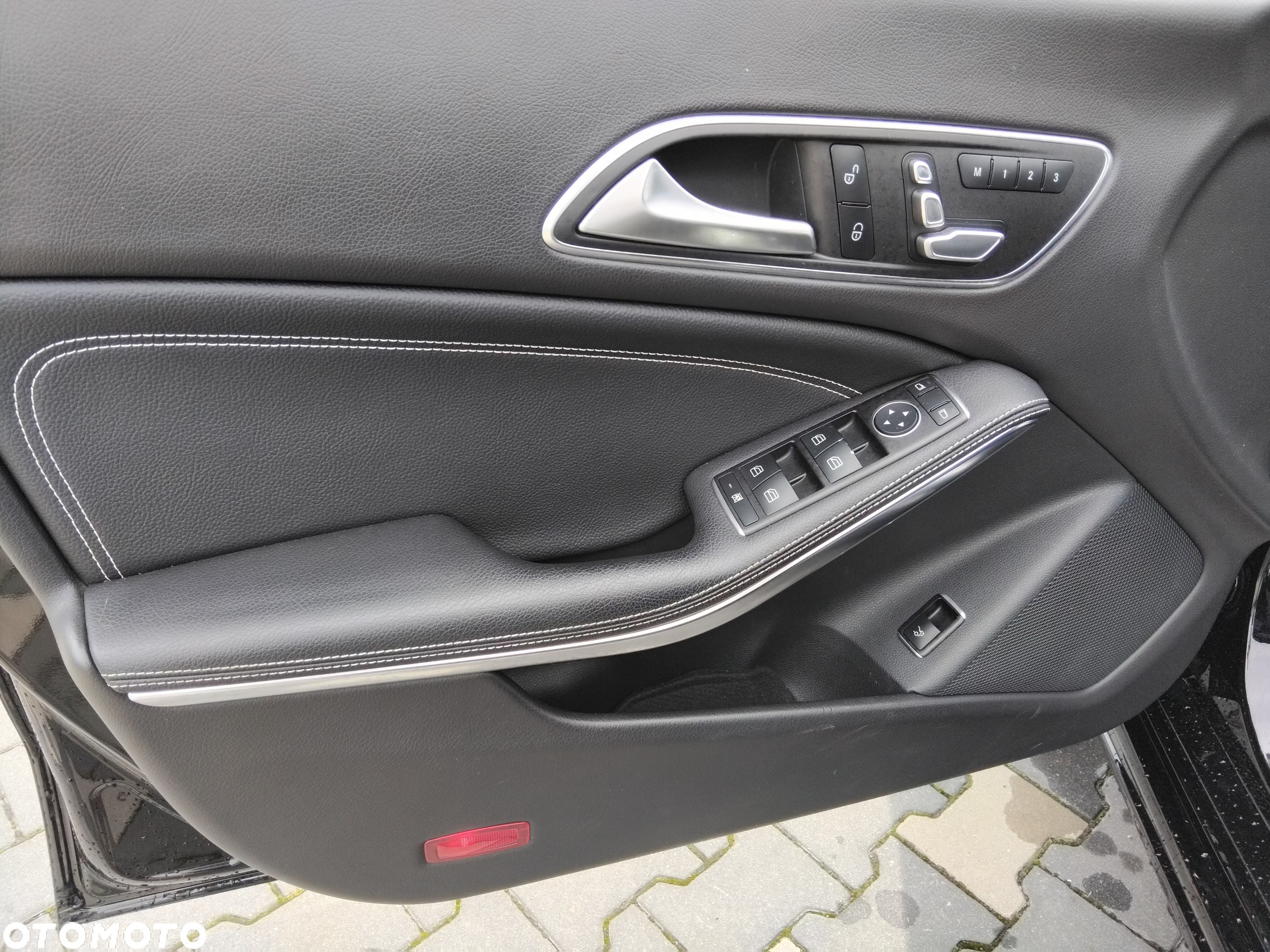 Mercedes-Benz CLA 250 7G-DCT Urban - 12