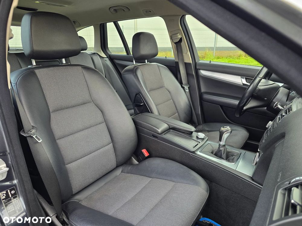 Mercedes-Benz Klasa C 220 CDI BlueEff Avantgarde - 11