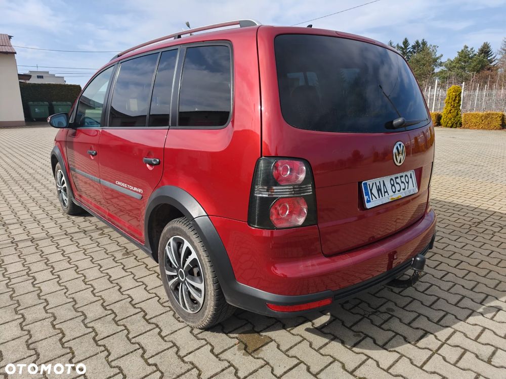 Volkswagen Touran 2.0 TDI DPF Cross - 4