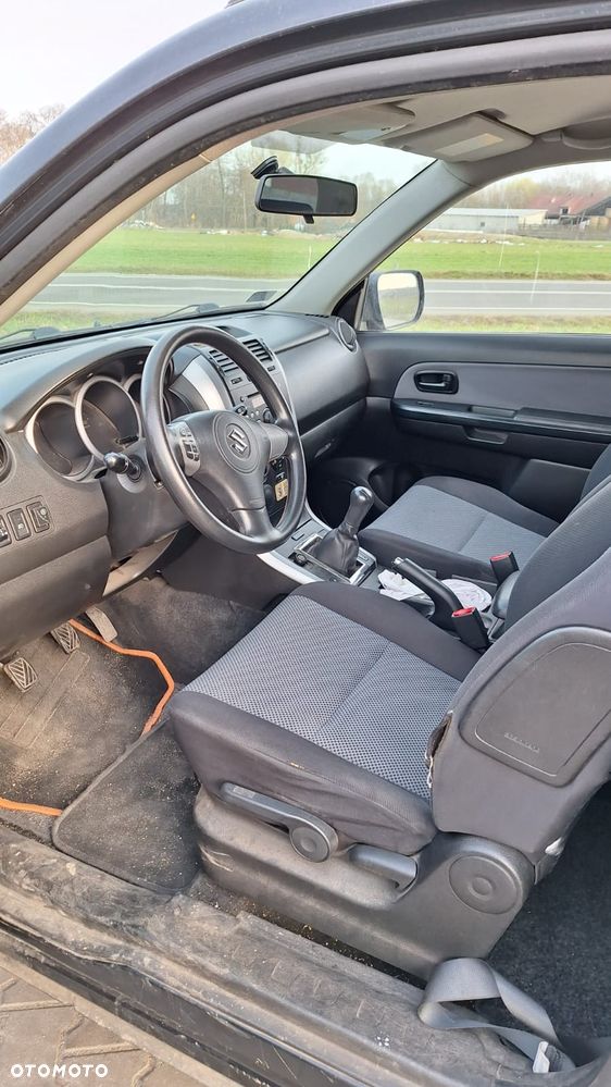 Suzuki Grand Vitara 1.6 - 6