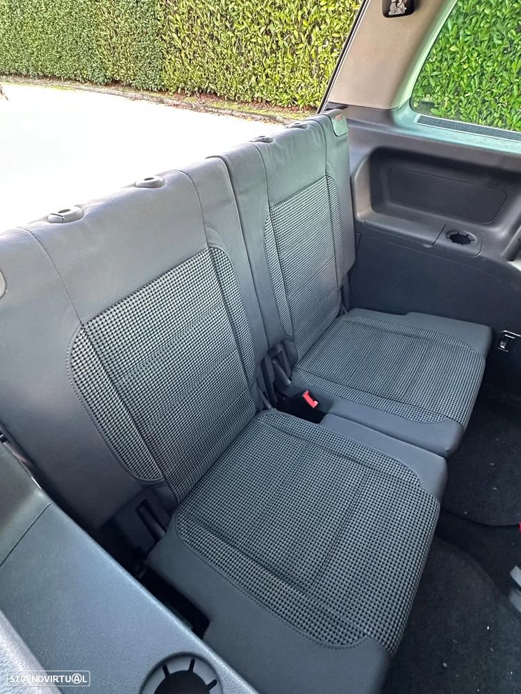 VW Touran 2.0 TDI Highline 7L - 8