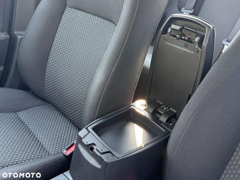 Toyota Corolla 1.6 Comfort - 24
