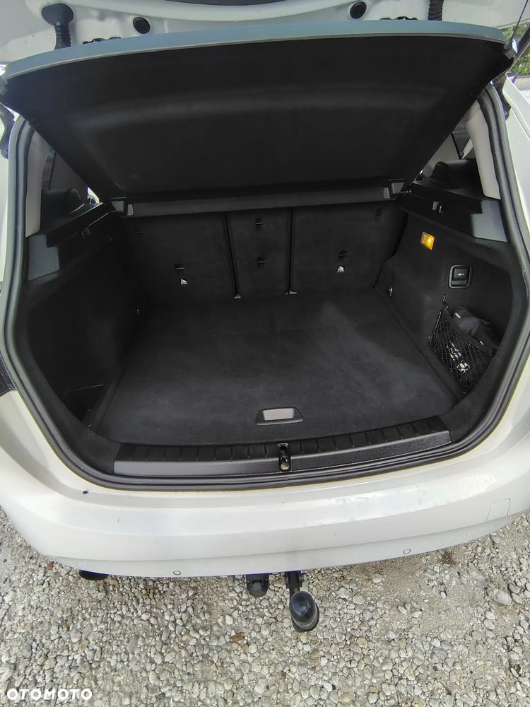 BMW Seria 2 218i - 8