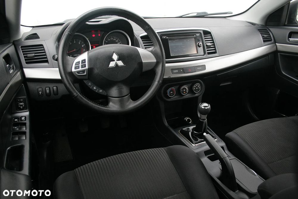 Mitsubishi Lancer - 12