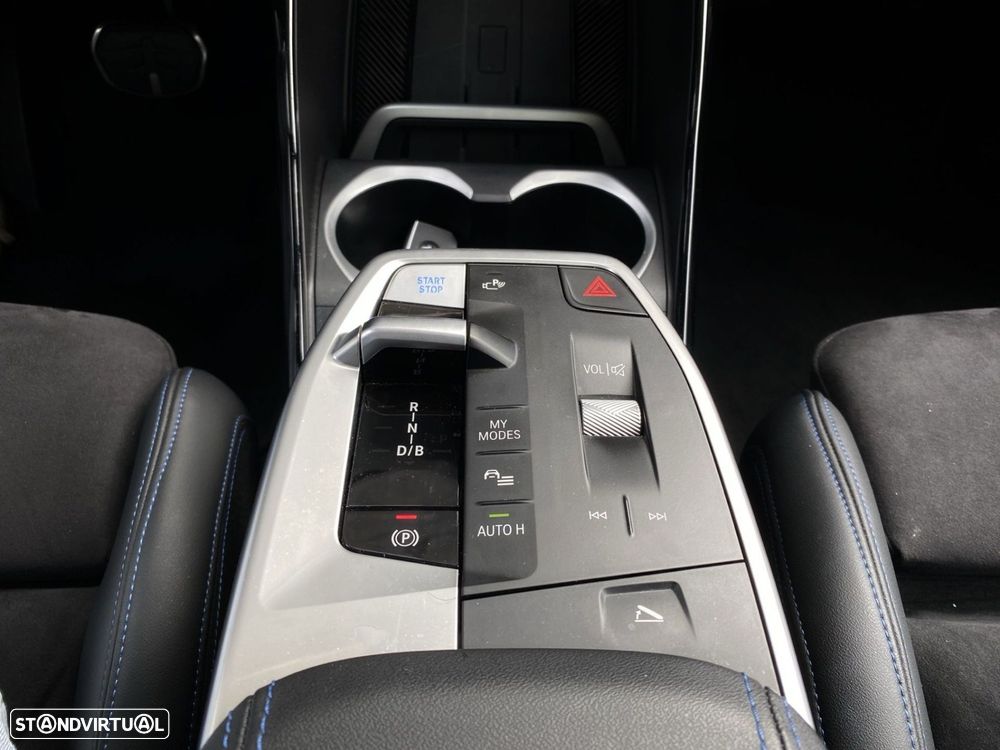 BMW iX2 eDrive20 Pack Desportivo M Pro - 14