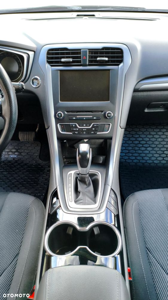 Ford Mondeo 2.0 TDCi Titanium PowerShift - 11