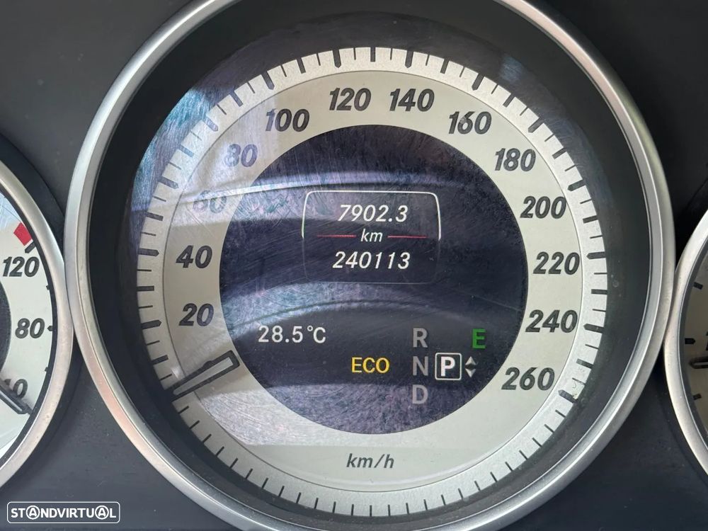 Mercedes-Benz E 220 BlueTEC 4Matic 7G-TRONIC Edition — fotografia 2