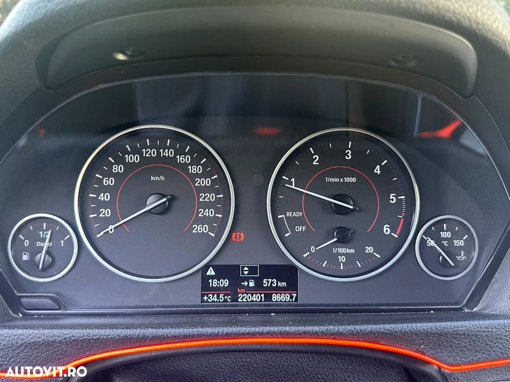 BMW Seria 3 318d DPF Touring Edition Sport - 14