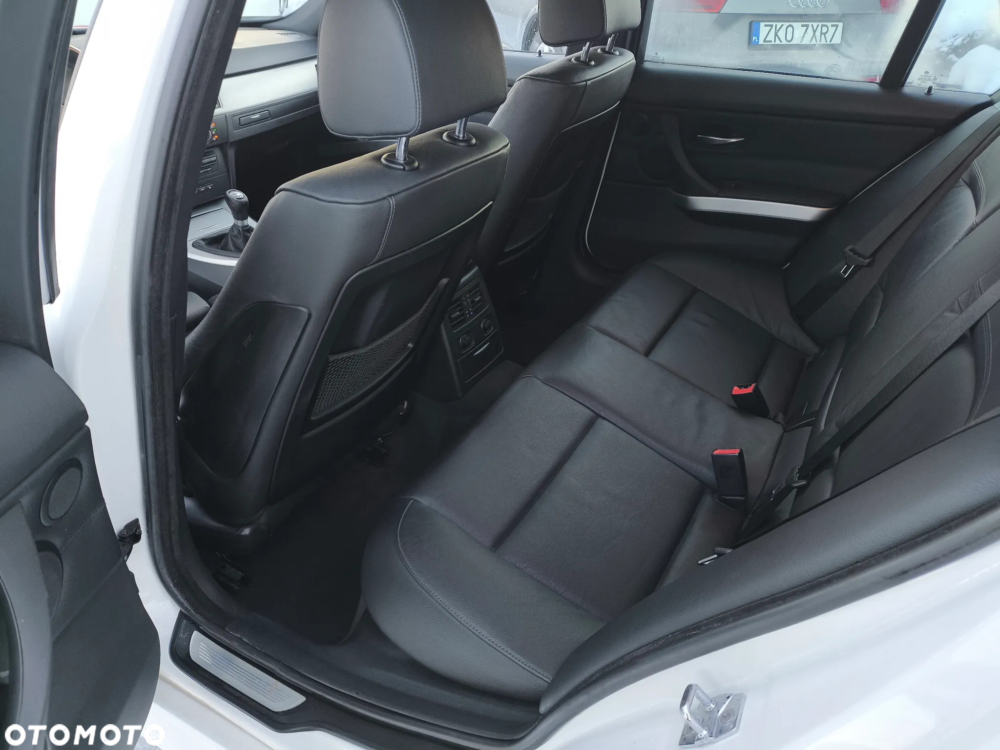 BMW Seria 3 320d xDrive DPF Touring - 9