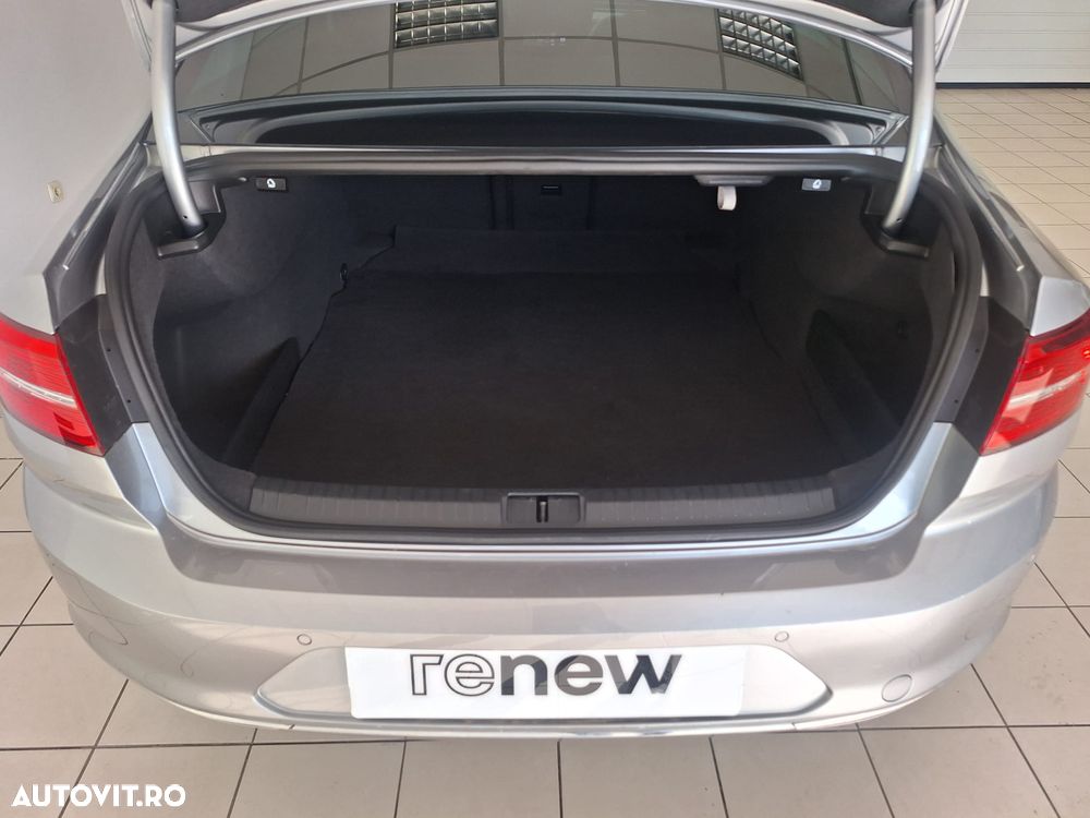 Volkswagen Passat 2.0 TDI DSG Highline - 9