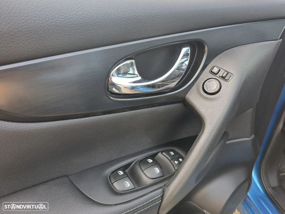 Nissan Qashqai 1.5 dCi N-Connecta J18 - 18