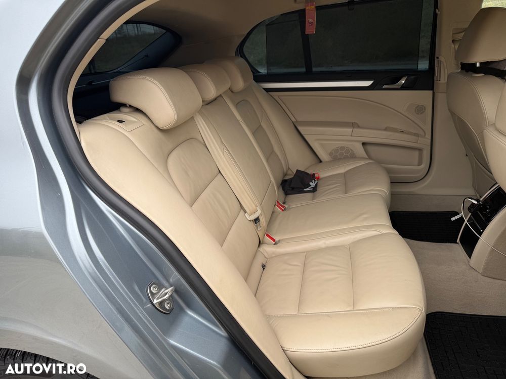 Skoda Superb 2.0 TDI DSG Ambition - 26