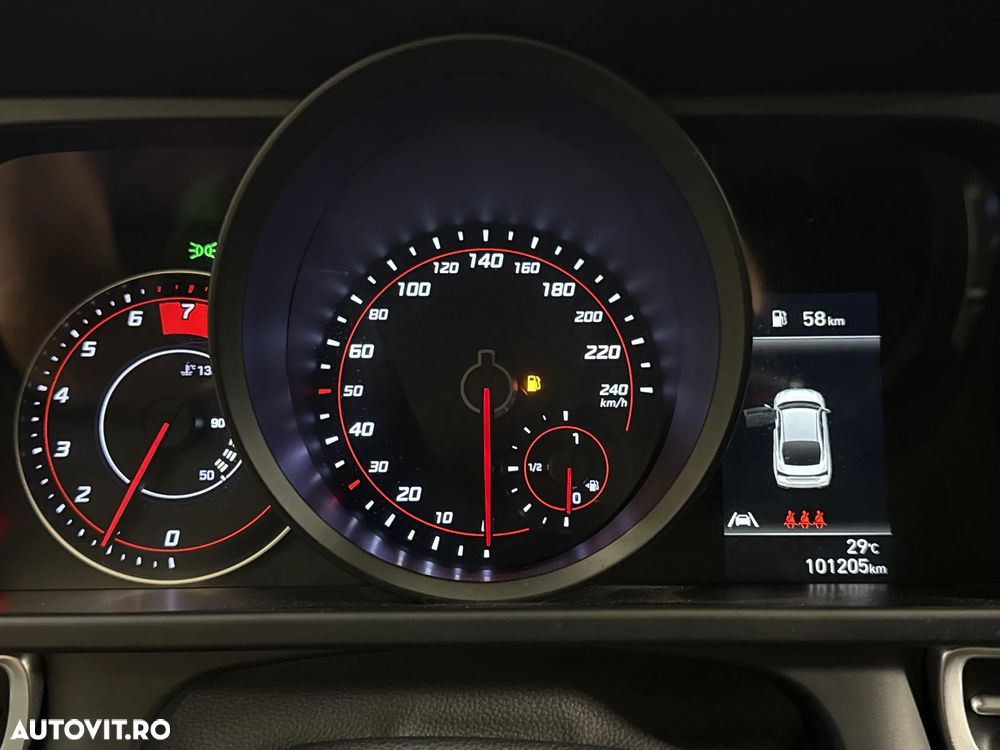 Hyundai Elantra - 11