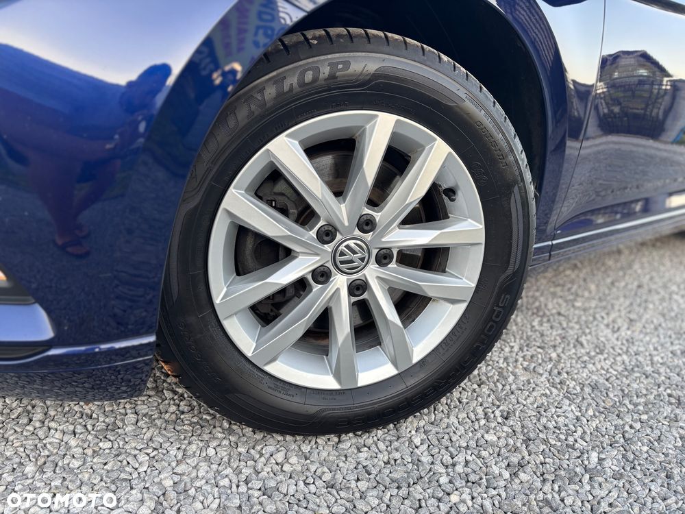 Volkswagen Passat - 18