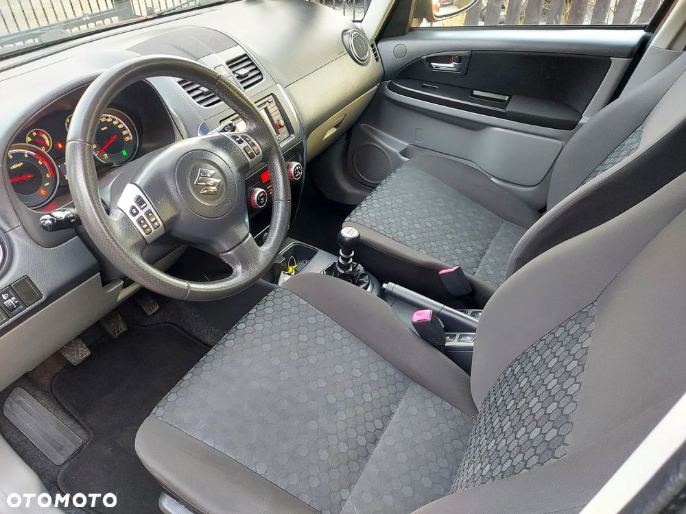 Suzuki SX4 2.0 DDiS 4x4 Style - 24