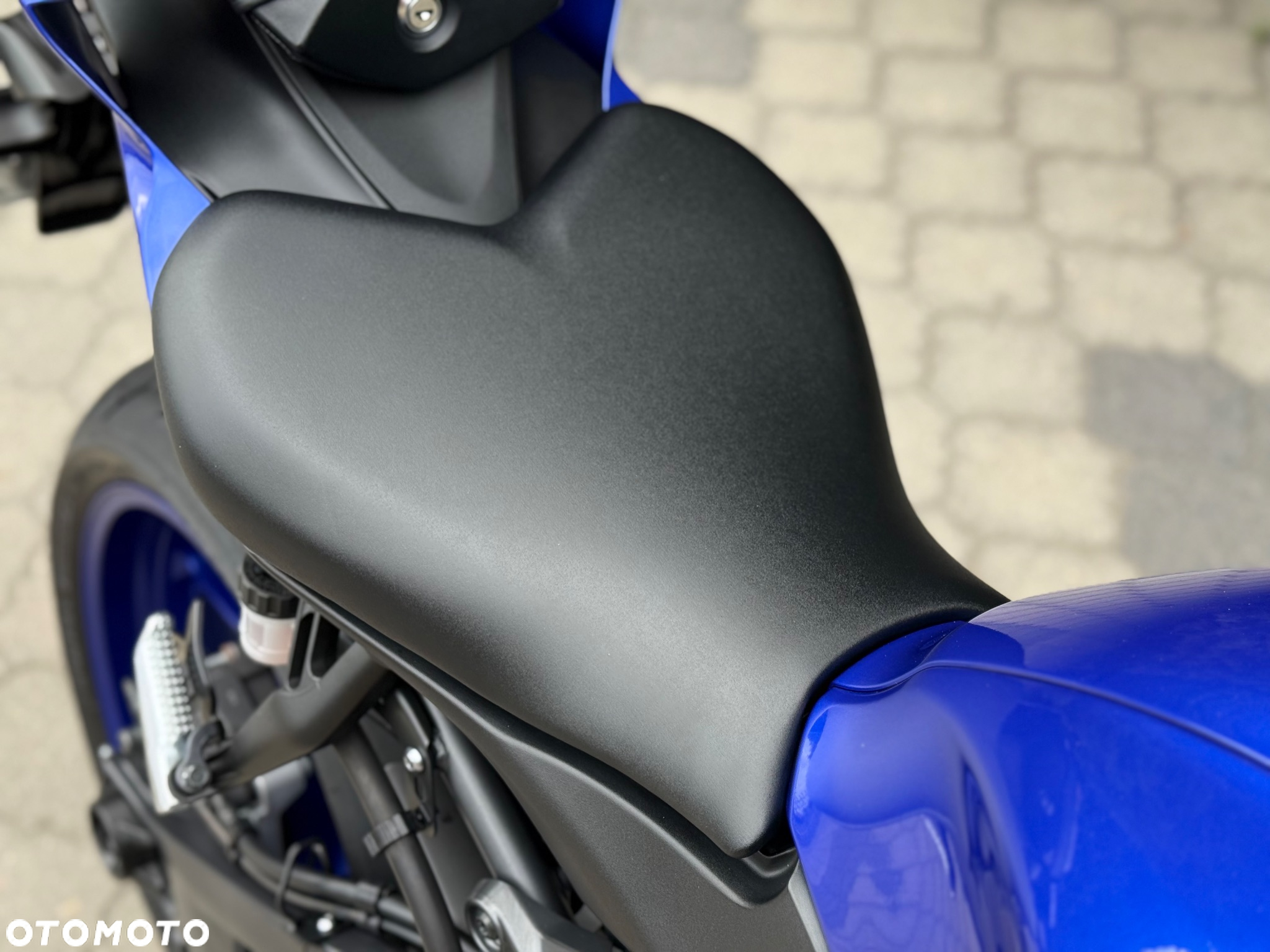 Yamaha R7 - 18