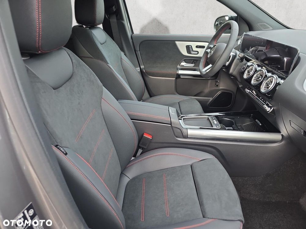 Mercedes-Benz GLA - 16