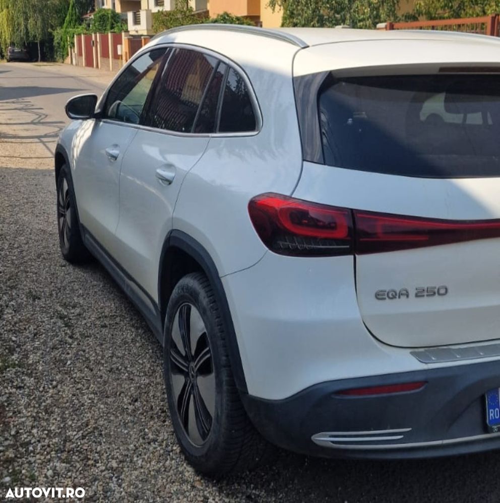 Mercedes-Benz EQA 250 - 11