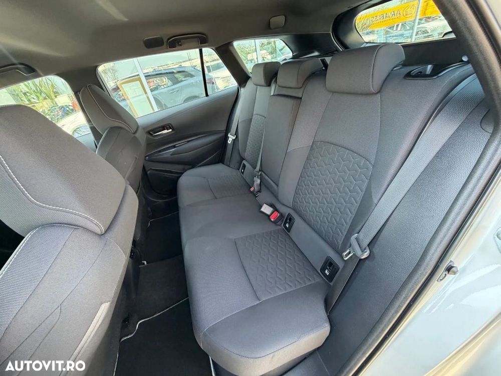 Toyota Corolla 1.8 HSD Dynamic - 13