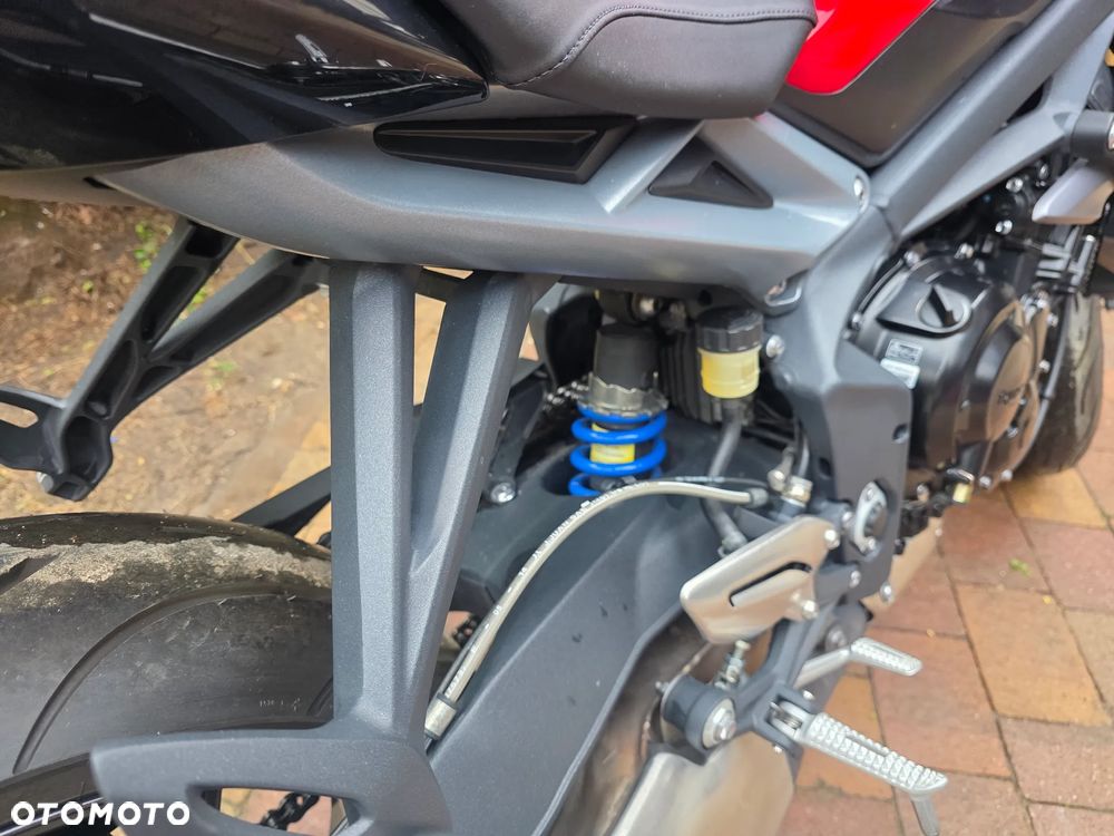 Triumph Street Triple - 9