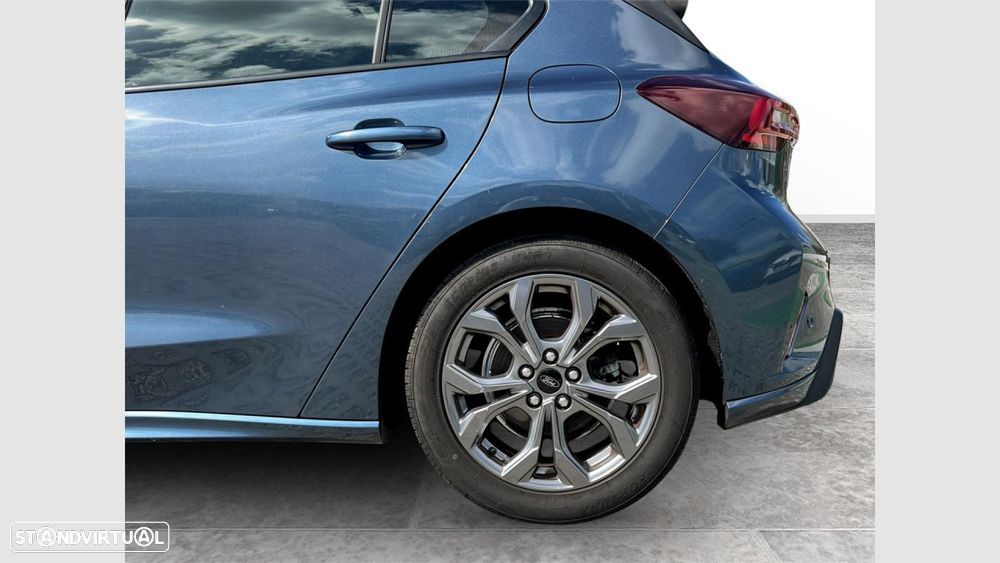 Ford Focus 1.0 EcoBoost MHEV ST-Line - 11