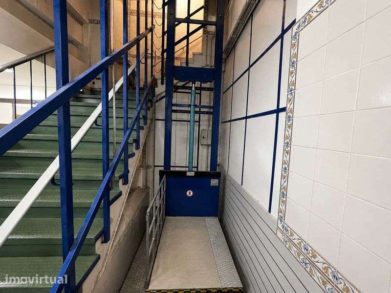 Loja comercial com 201 m² no centro de Algés - Grande imagem: 5/12