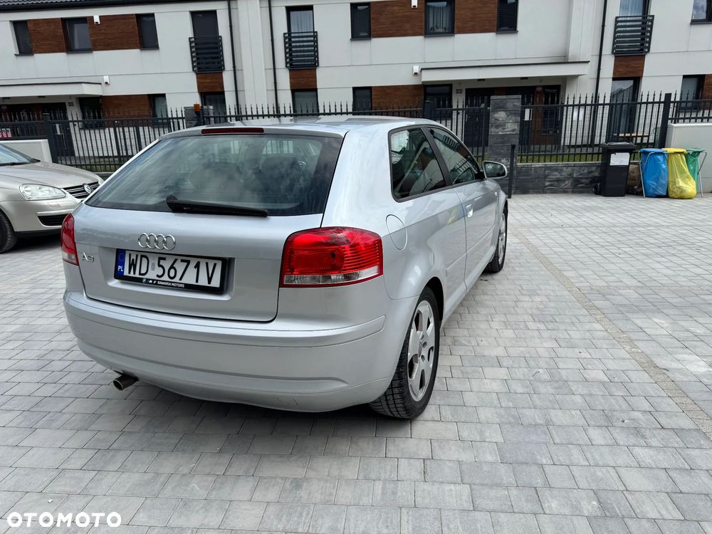 Audi A3 3-drzwiowe 1.6 Attraction - 12
