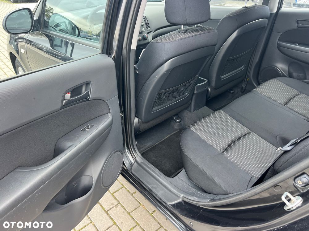 Hyundai i30 1.6 blue Style - 16