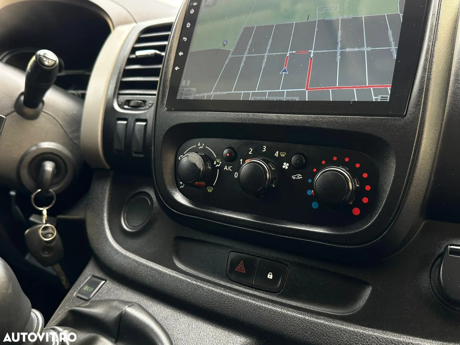 Renault Trafic - 12