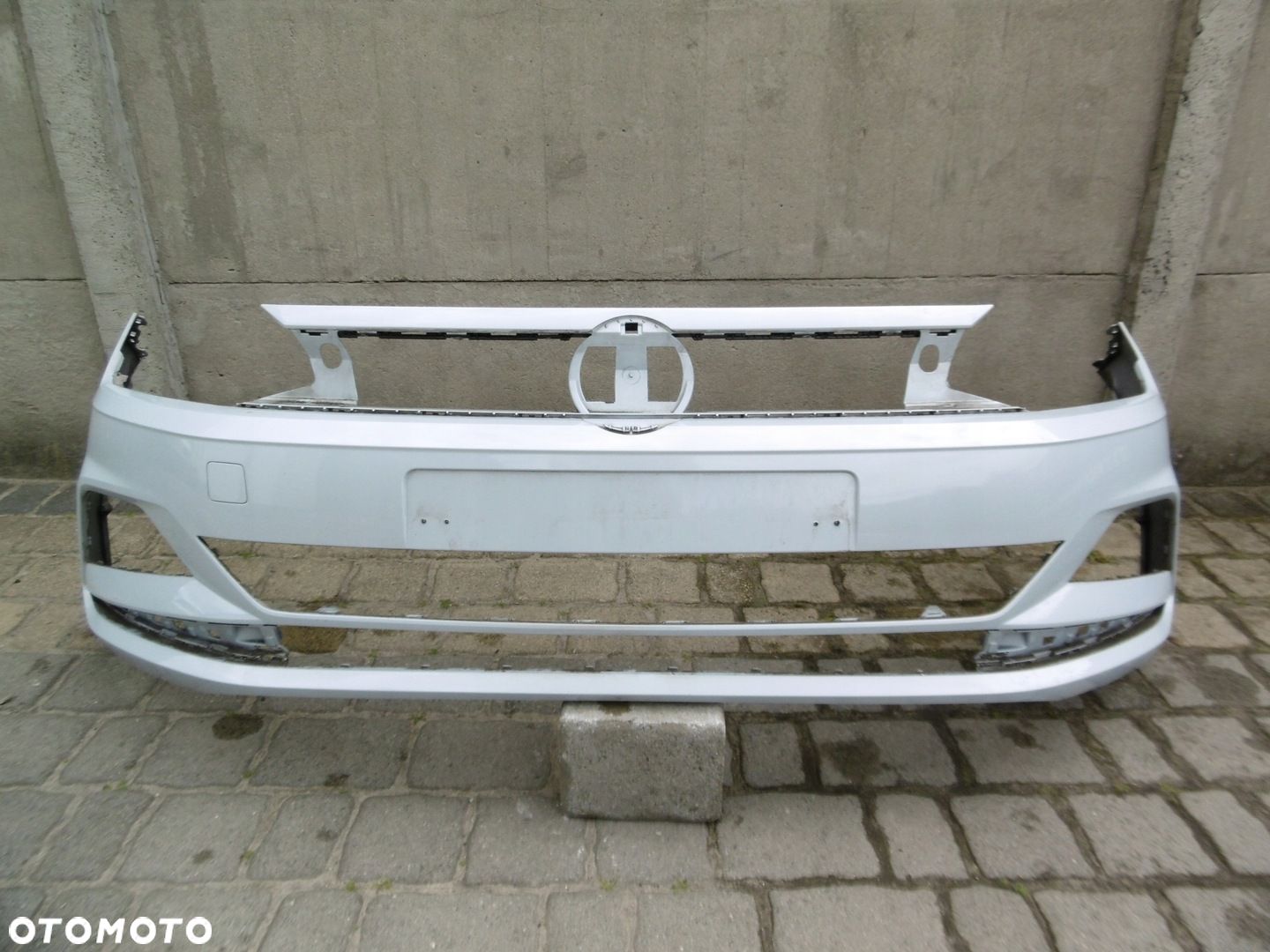 VW POLO 2G0 - zderzak przedni - 1