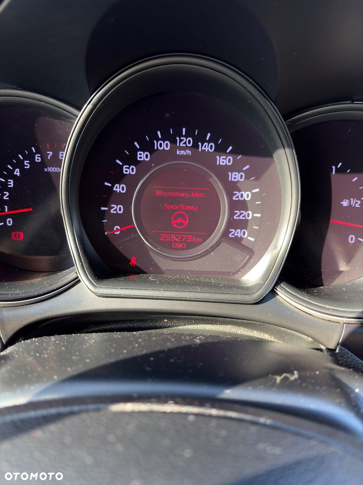 Kia Ceed - 32