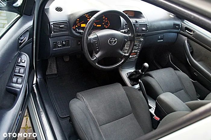 Toyota Avensis 1.8 VVT-i Luna - 4