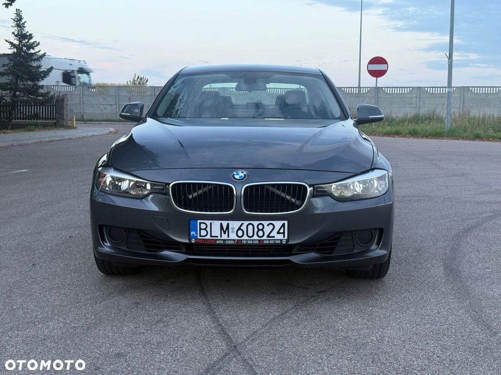 BMW Seria 3 320i - 2