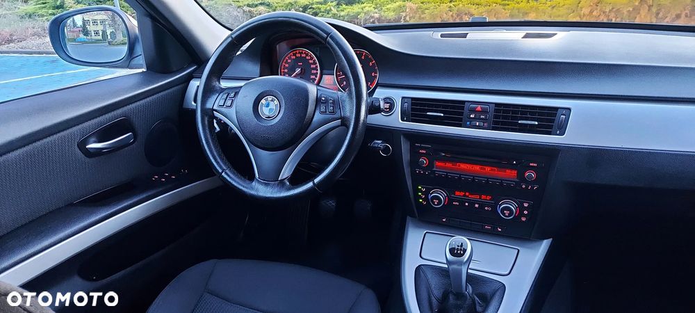 BMW Seria 3 318i Edition Exclusive - 30