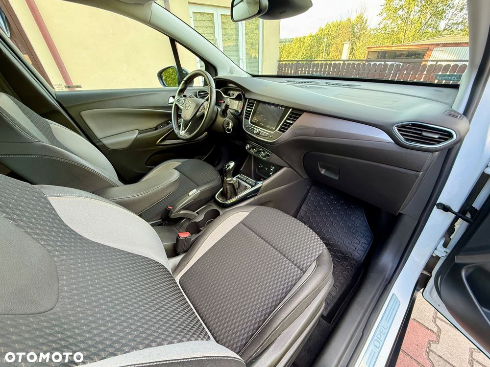 Opel Crossland X 1.2 T Design Line S&S - 23