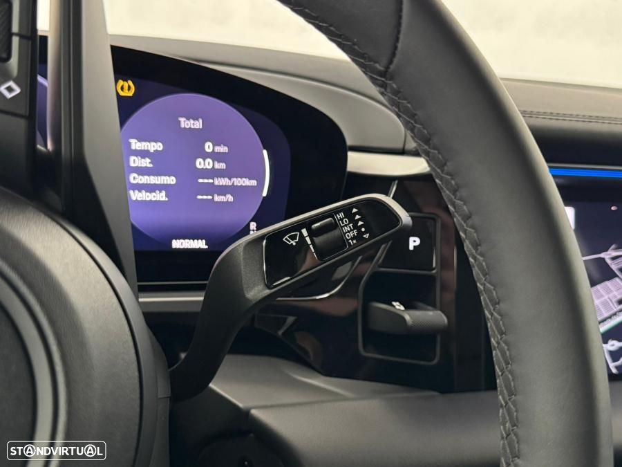 Porsche Macan Electric 4 - 28