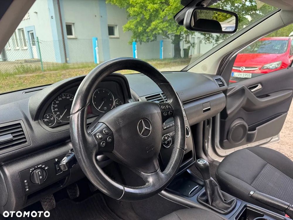 Mercedes-Benz Klasa A 160 BlueEFFICIENCY Elegance - 21