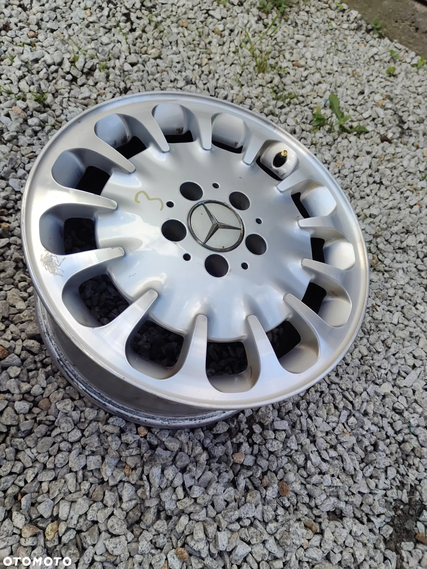 MERCEDES e-KLASA W211 FELGA Aluminiowa A2114011402 Sztuka - 2