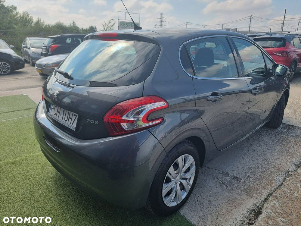 Peugeot 208 - 5