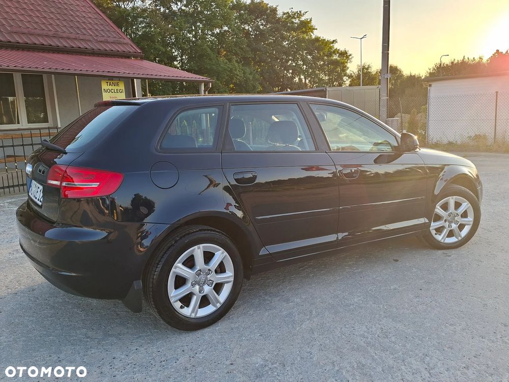 Audi A3 Sportback 1.6 TDI DPF Ambiente - 4