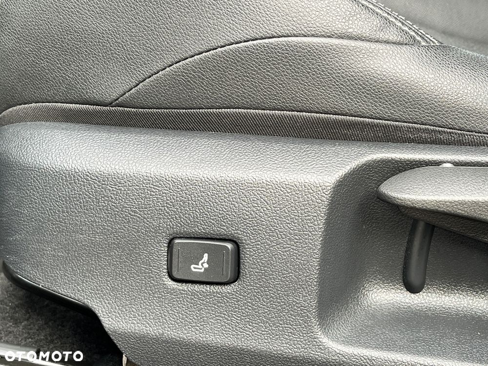 Toyota Corolla 1.8 Hybrid Comfort - 17