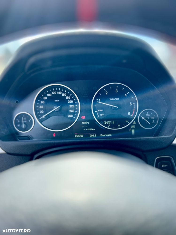 BMW Seria 3 318d - 10