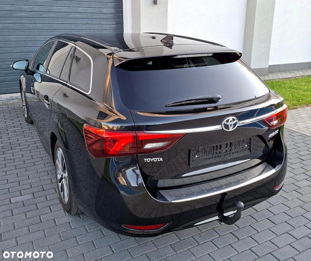 Toyota Avensis 1.8 Premium MS - 4