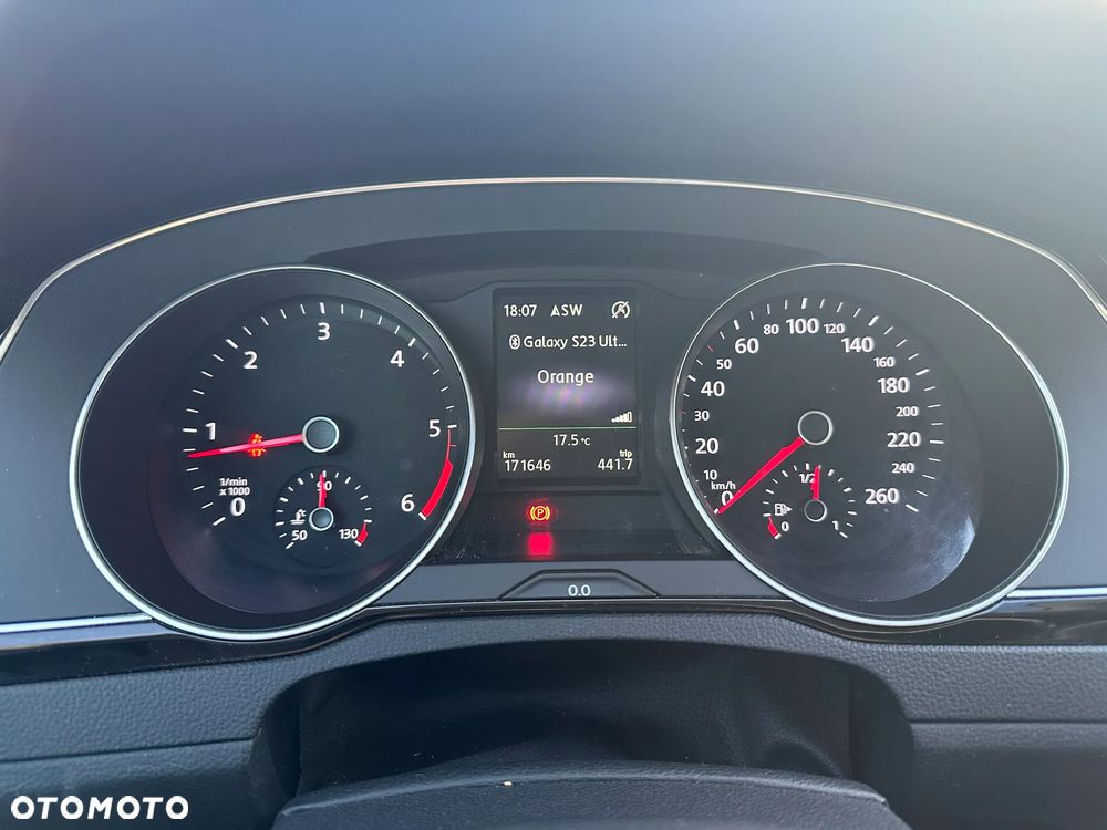 Volkswagen Passat - 21