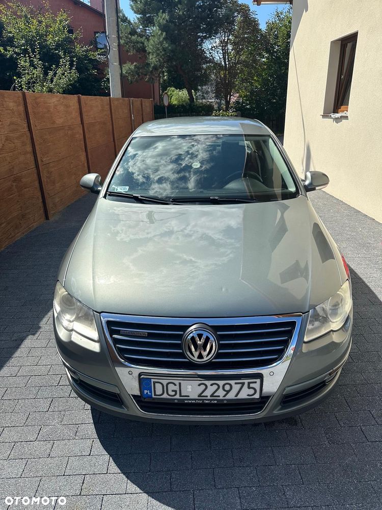 Volkswagen Passat 1.9 TDI Sportline - 2