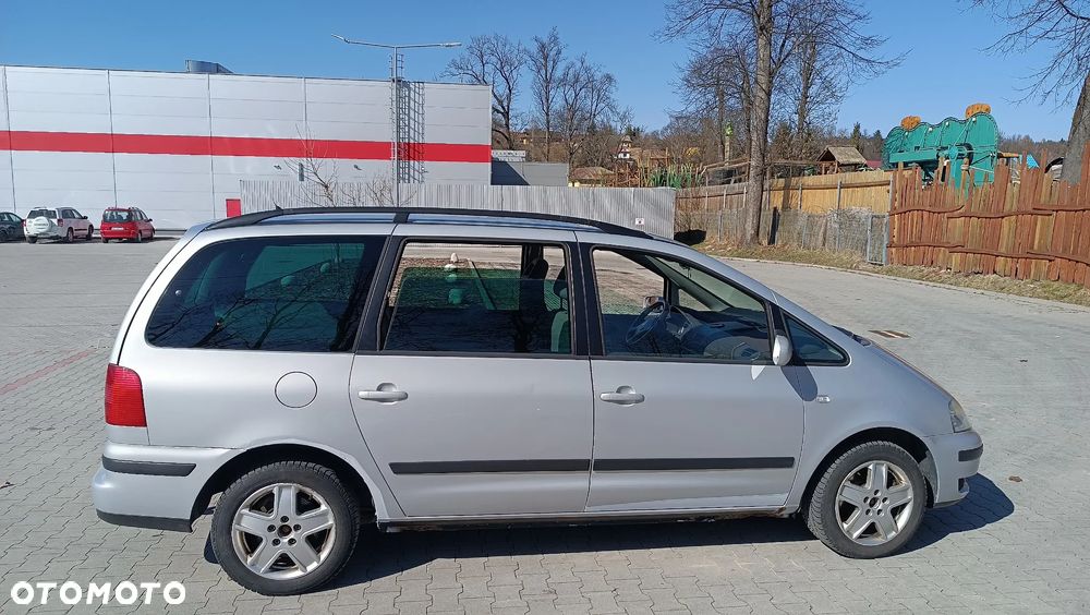 Volkswagen Sharan 1.9 TDI Comfortline - 4