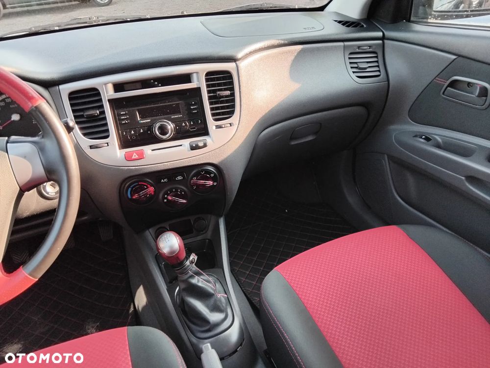 Kia Rio 1.4 Comfort - 22